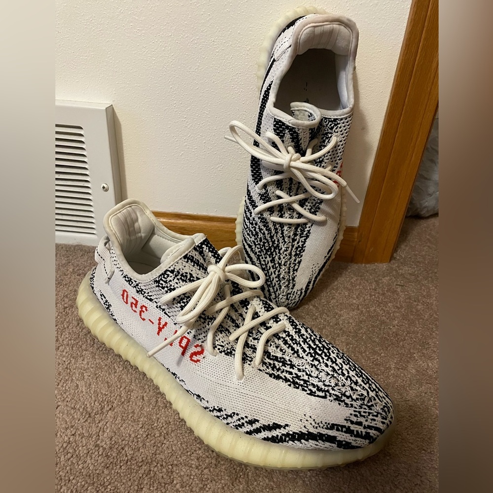 Adidas Men’s Yeezy Boost 350 V2 Size US12